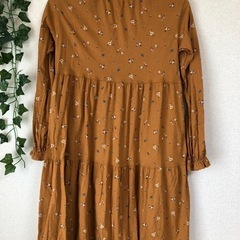 【水洗いのみ未着用】ユニクロキッズUNIQLO Kids 小花柄ワンピース 150cmの画像