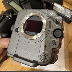 SONY FX6 バッテリー5個＆チャージャー2個のおまけ付　ILME-FX6Vの画像