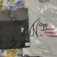 値下げ　ジョン・レノンミュージアム Tシャツ 黒色　(レア物の画像