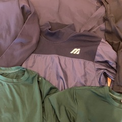 アンダーシャツ　シャカシャカ　140くらいの画像