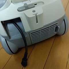 ツインバード サイクロン掃除機の画像