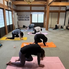 ヨガ体験会〜お寺でヨガ、始めよう♪〜の画像