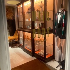 ラグジュアリーブランド品等を展示できる店舗系業態の方から意…