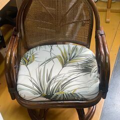回転チェア　籐　ラタンの画像