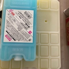 大きいサイズの保冷剤譲ってください