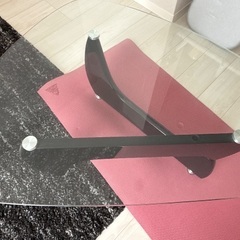 ガラステーブルの画像