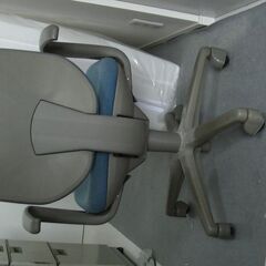 事務用椅子の画像