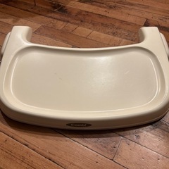 コンビ　エンジョイミーラック　ベビーチェア　手動式　テーブル付 の画像