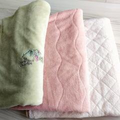 女性限定【寝具】敷きパッドシングルサイズ２枚、ボアシーツ１枚　