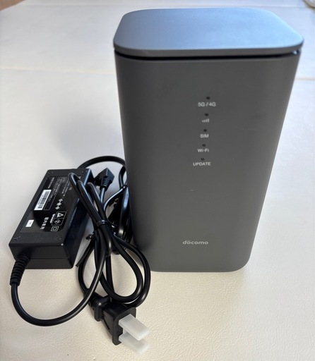 美品】docomo  5G HR02、未使用に近いモバイルルーター