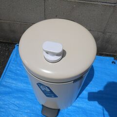 【配送出来ます】おまけ付 美品 brabantia ブラバンシア ペダル式ゴミ箱 20L 5.3GALON（近くなら配送も可能です。宅配もお問合せ下さい）の画像