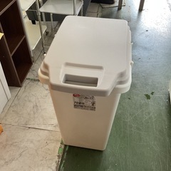 ゴミ箱　70L  汚れあり　中古