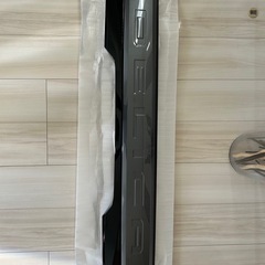 新品 デリカミニ 純正 ダイナミックシールド リアテールガーニッシュ新車取り外しセットの画像