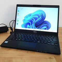 （富士通） U939/BX 超軽量ノートパソコン【i5第8世代】カメラ付 SSD テレワークの画像