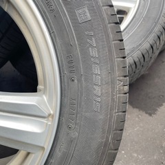 夏タイヤ　アルミ付き4本の画像