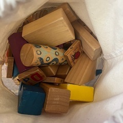 おもちゃブロック（木製）の画像