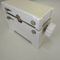 ツーバイフォー用、壁取り付け用のアジャスターの画像