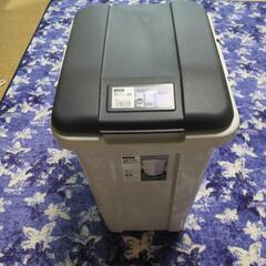 新品未使用に近いゴミ箱