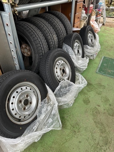 軽トラスタットレスタイヤ値下げしました