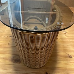 ラタン　ガラステーブル　値下げ交渉可能ですの画像