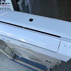 【動作保証あり】SHARP 2023年 2.2kw 6畳用 冷暖房ルームエアコン AY-R22TD プラズマクラスター 【管理KR562】の画像
