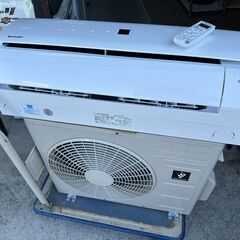 【動作保証あり】SHARP 2023年 2.2kw 6畳用 冷暖房ルームエアコン AY-R22TD プラズマクラスター 【管理KR562】の画像