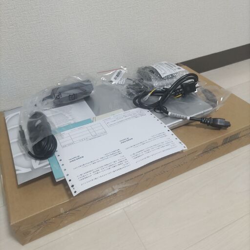 ナチュラルシルバーノートパソコン　HP製