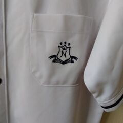 新田高校制服　夏用　シャツ1枚とズボンの画像
