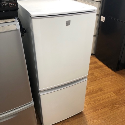 美麗 シャープ 2ドア冷蔵庫 SJ-14E7-KW 2020年製 137L Amazon | SHARP 137L 2ドア冷蔵庫 SJ-14E7-KB ホワイト