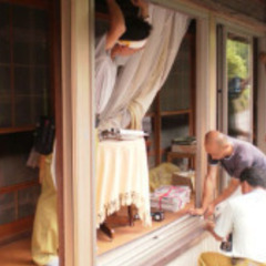 ▼正社員：サッシ工事の現場作業員【未経験OK】▼ 平均勤続年数20年！最長記録はなんと51年◎ やりたいことや経験に合わせて働ける◎ 業績は毎年好調！創業から79年安定経営◎の画像