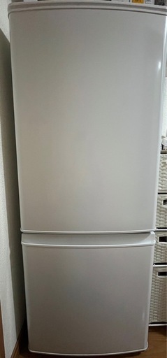 お話し中　MITSUBISHI 146L2ドア冷蔵庫　2022年製