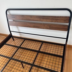 ニトリ、セミダブルベッドフレームの画像