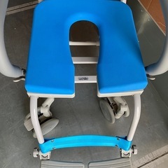 ウチエ シャワー チェア　介助　介護　風呂用　椅子　車イス　車椅子の画像