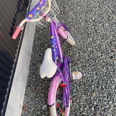 16インチ子供用自転車　補助輪、アシストバー付き
の画像