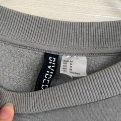 H&M トレーナー　グレー系の画像