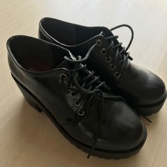 厚底靴　の画像