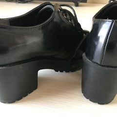 厚底靴　の画像