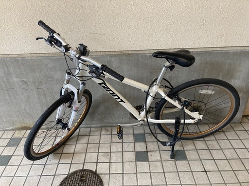 GIANT クロスバイク 26インチ