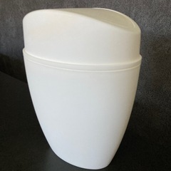 ゴミ箱の画像