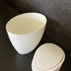 ゴミ箱の画像