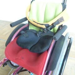 【中古】FORCE 自走 こども用 車いす 折りたたみ 背折れ 車椅子 車イス 介助 介護 自走式 ベルト付 背面ブレーキ 車輪ロック 子供の画像