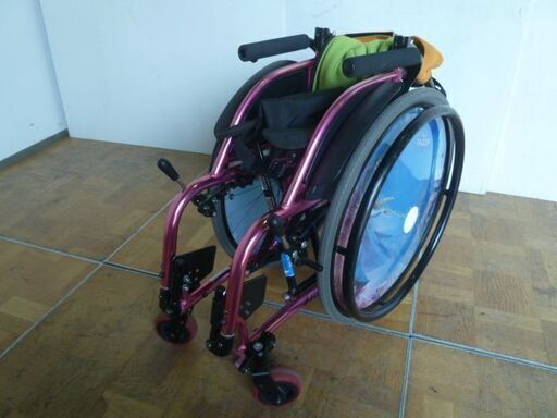 【中古】FORCE 自走 こども用 車いす 折りたたみ 背折れ 車椅子 車イス 介助 介護 自走式 ベルト付 背面ブレーキ 車輪ロック