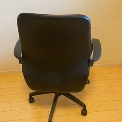 オフィスチェアーの画像