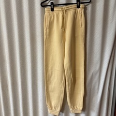 上：XXS 、下：L 　H＆M クリーム色  裏起毛ありの画像