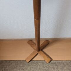 天然木　コート掛けの画像