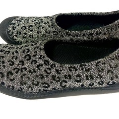 charming ストレッチシューズ シルバー ヒョウ柄 日本製の画像