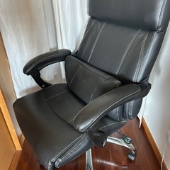 美品✨オフィスチェアの画像