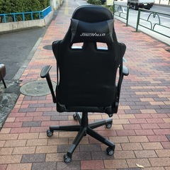 ゲーミングチェアーの画像