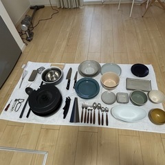 食器調理器具一式+電気ストーブ