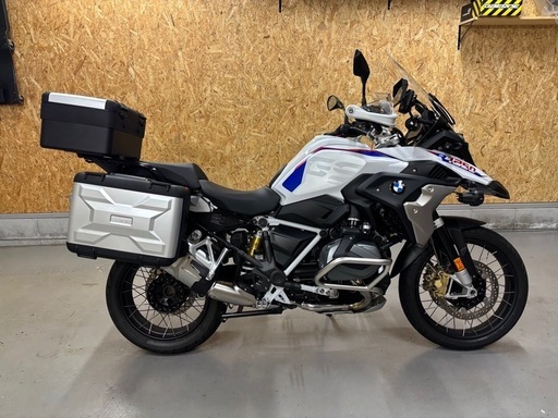 BMW R1250GS 2024年最終モデル　フルパニア　24年9月登録　車検・メーカー保証2年以上　極上車　走行4000km